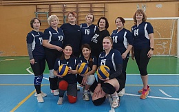 В БГТУ состоялся товарищеский матч по волейболу (женщины) между ветеранами- спортсменами БИТМа, приуроченный к празднованию 95-летия университета